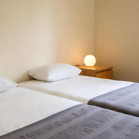 53 Urban Place Apartmán *